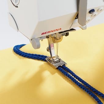 Лапка Bernina №59 - двойная для вшивания шнуров 4-6 мм