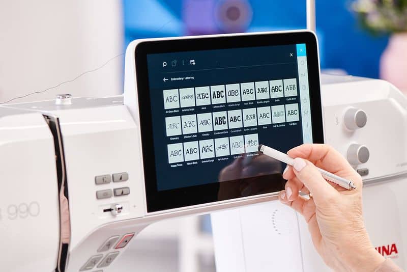 Швейная машина Bernina 990 с вышивальным блоком