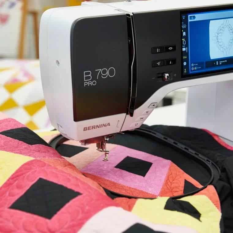 Швейная машина Bernina 790 PRO с вышивальным модулем Швейная машина Bernina 790 PRO с вышивальным модулем